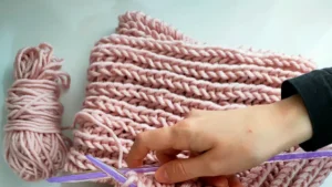 Top 10 Chunky Yarns for Arm Knitting Projects in 2025